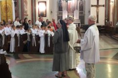 S0681105.JPG